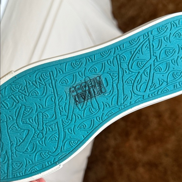 💕HP Blowfish Sadie Pink Canvas Sneakers - Picture 5 of 8